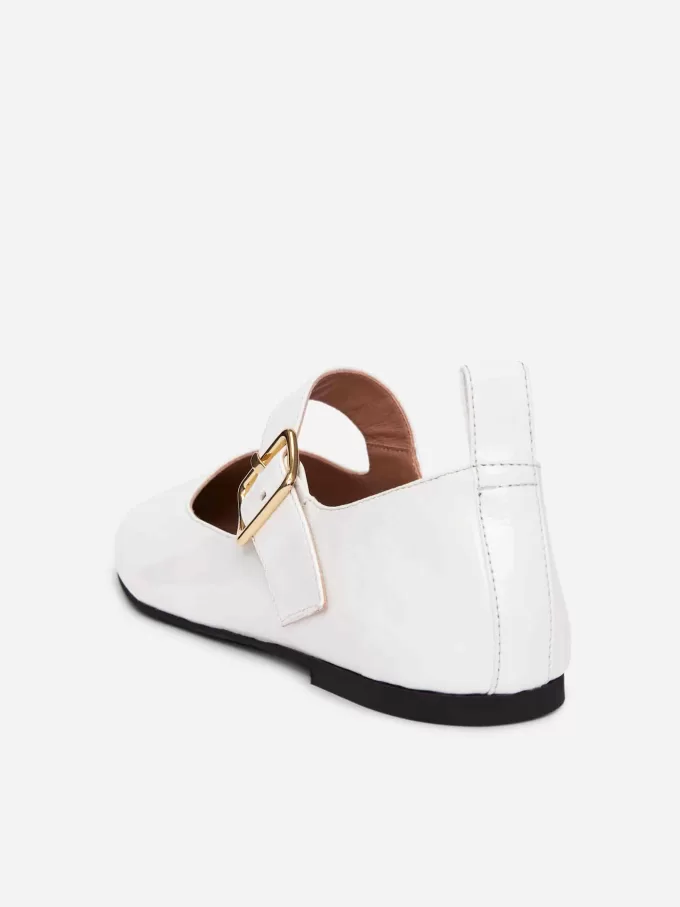 Ballerinas aus lackiertem Leder Ballerinas aus lackiertem Leder