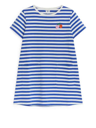 Besticktes T-Shirt-Kleid