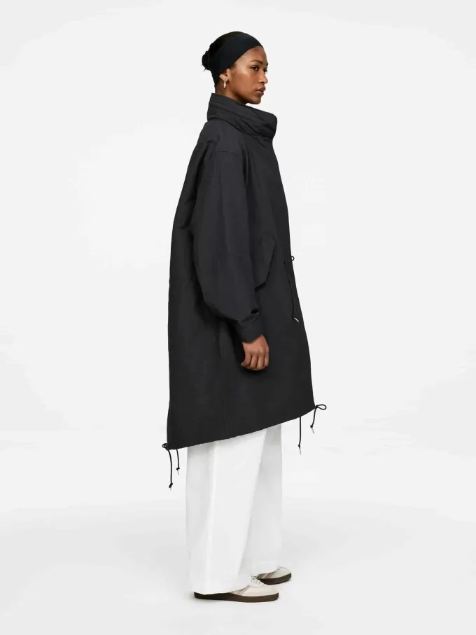 Fischschwanzparka aus Nylon Fischschwanzparka aus Nylon