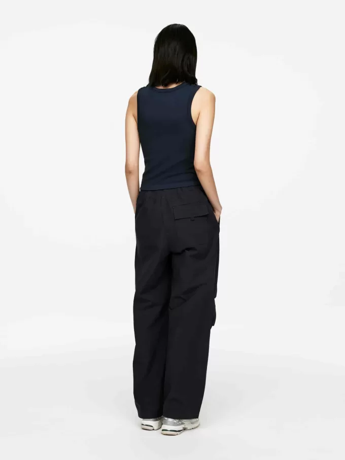 Geripptes, nahtloses Tanktop Geripptes, nahtloses Tanktop