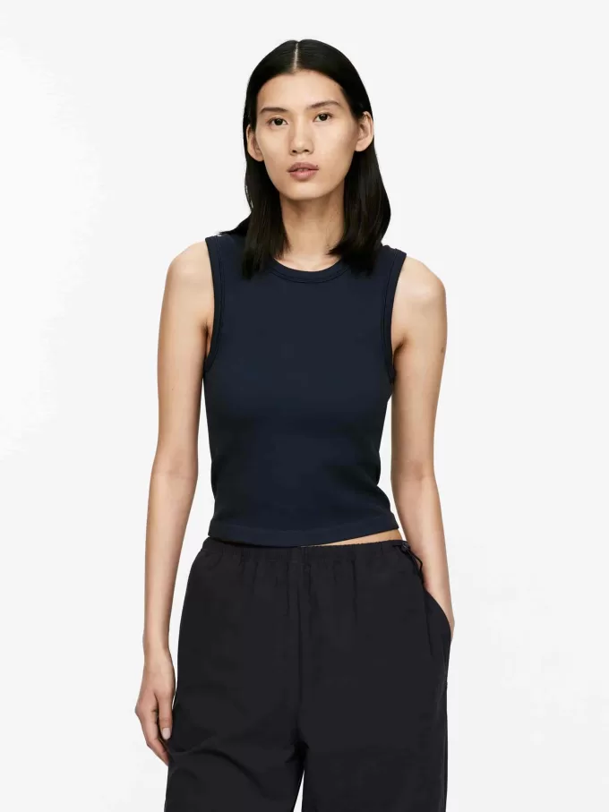 Geripptes, nahtloses Tanktop Geripptes, nahtloses Tanktop