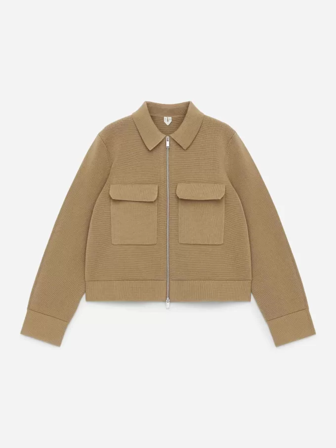 Gestrickte Baumwolljacke Gestrickte Baumwolljacke