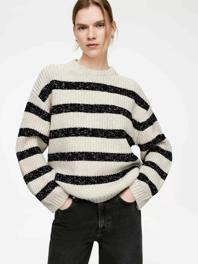 Gestrickter Baumwollpullover Gestrickter Baumwollpullover