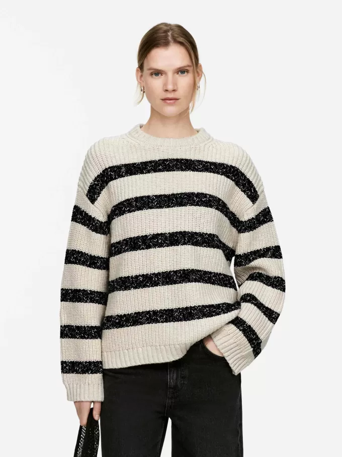 Gestrickter Baumwollpullover Gestrickter Baumwollpullover