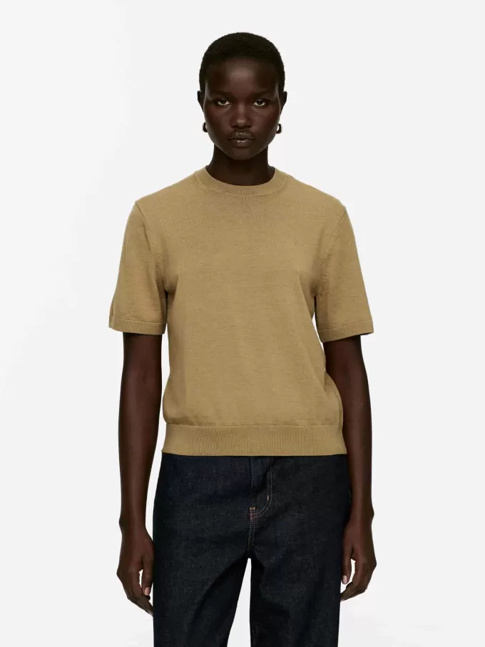 Gestricktes T-Shirt aus Merinowolle Gestricktes T-Shirt aus Merinowolle