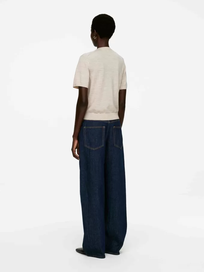 Gestricktes T-Shirt aus Merinowolle Gestricktes T-Shirt aus Merinowolle