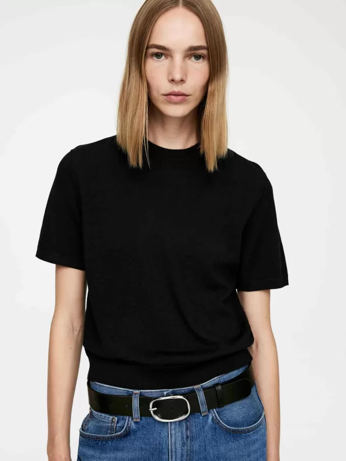 Gestricktes T-Shirt aus Merinowolle Gestricktes T-Shirt aus Merinowolle