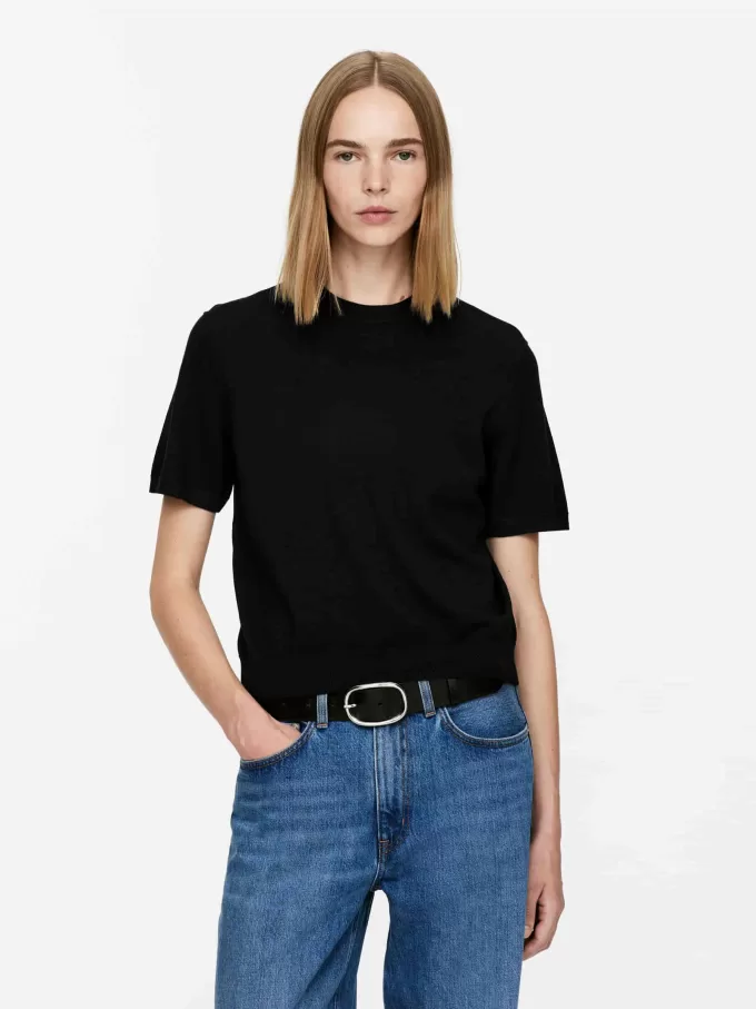 Gestricktes T-Shirt aus Merinowolle Gestricktes T-Shirt aus Merinowolle