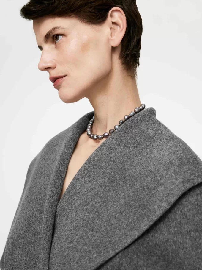 Halskette mit Süßwasserperlen Halskette mit Süßwasserperlen