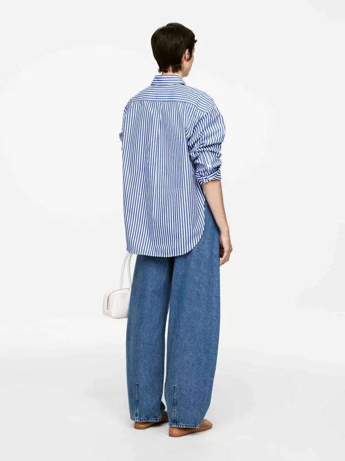 Jeans mit Barrel-Leg Jeans mit Barrel-Leg