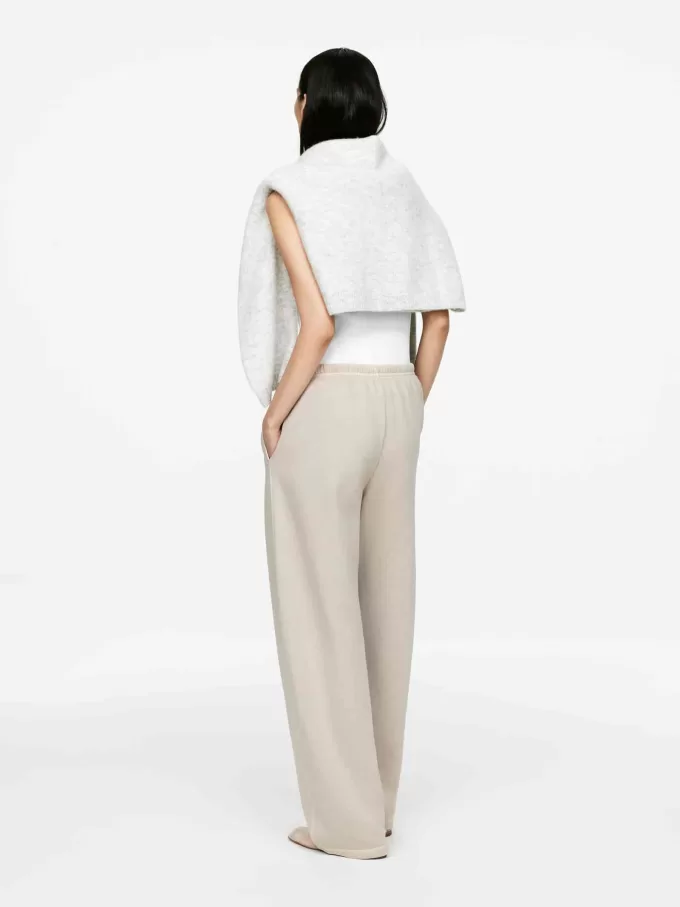 Jogginghose mit ausgestelltem Bein Jogginghose mit ausgestelltem Bein