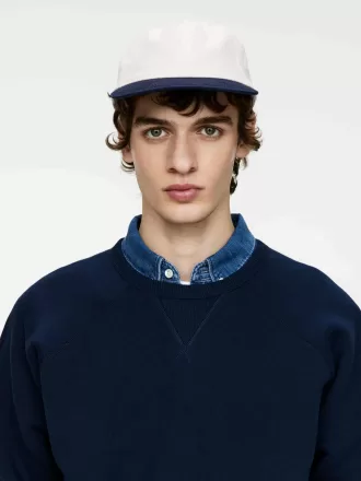 Kappe in Kontrastfarbe Kappe in Kontrastfarbe