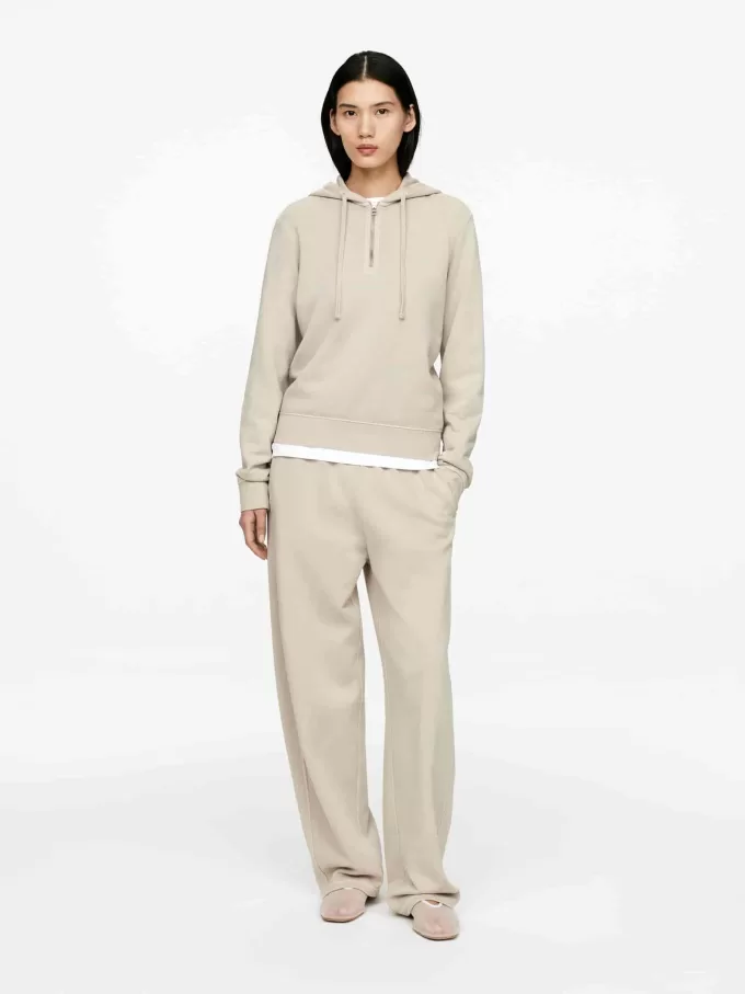 Kapuzenpullover aus Baumwolle mit halbem Reißverschluss Kapuzenpullover aus Baumwolle mit halbem Reißverschluss