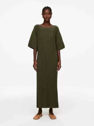 Kleid aus Rippstrick Kleid aus Rippstrick