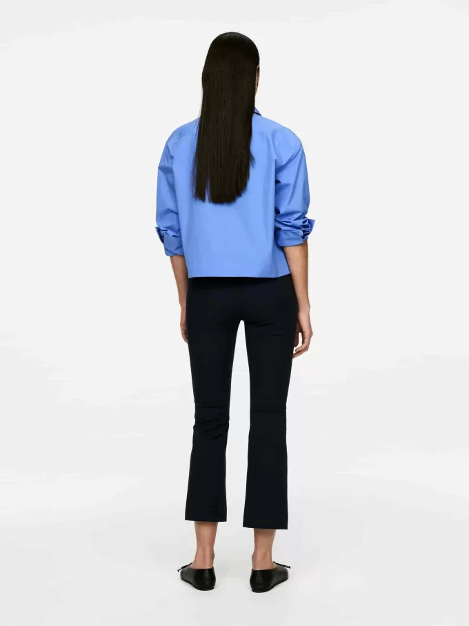 Kurz geschnittenes Baumwollhemd