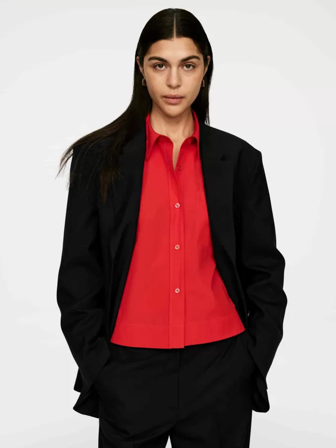 Kurz geschnittenes Baumwollhemd Kurz geschnittenes Baumwollhemd