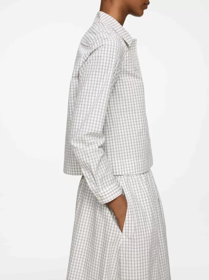 Kurz geschnittenes Baumwollhemd Kurz geschnittenes Baumwollhemd