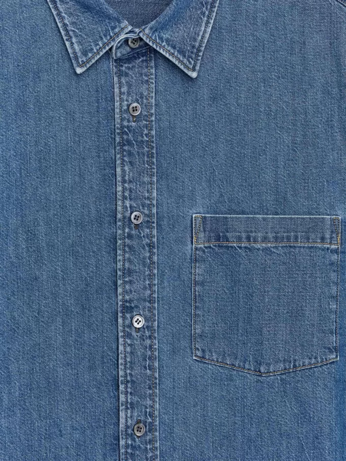 Lässiges Jeanshemd Lässiges Jeanshemd