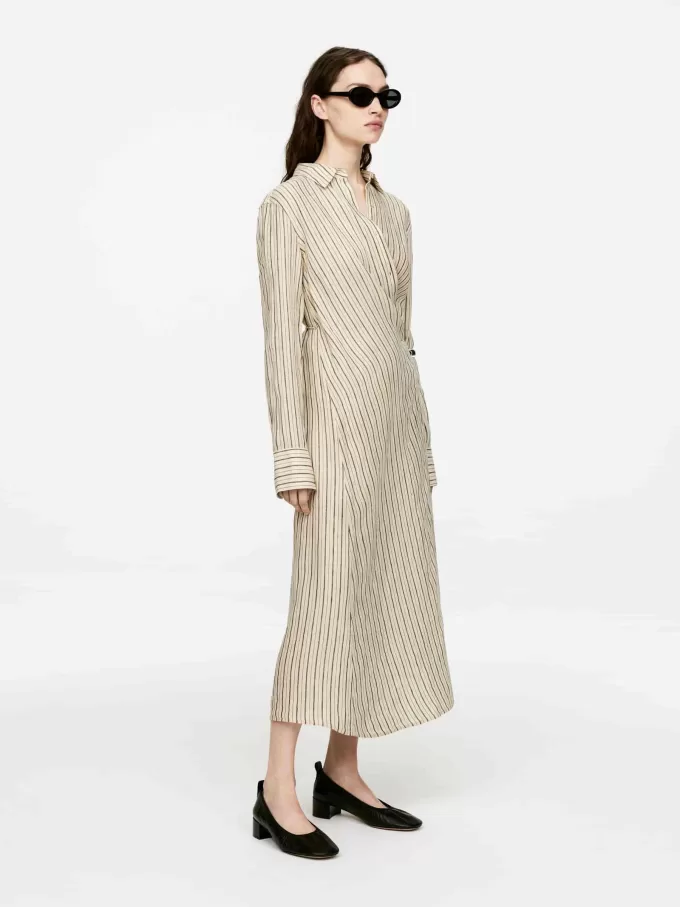 Leinenkleid mit Wickeldetail Leinenkleid mit Wickeldetail