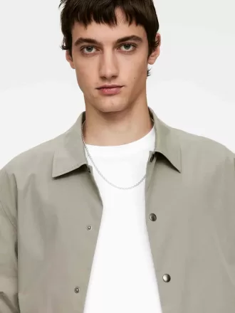 Mittelgroße Halskette aus Sterlingsilber Mittelgroße Halskette aus Sterlingsilber