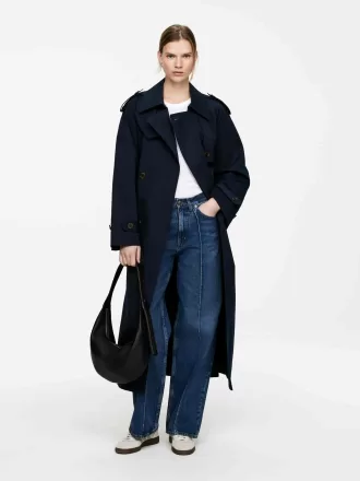 Mittelgroße, gebogene Umhängetasche Mittelgroße, gebogene Umhängetasche