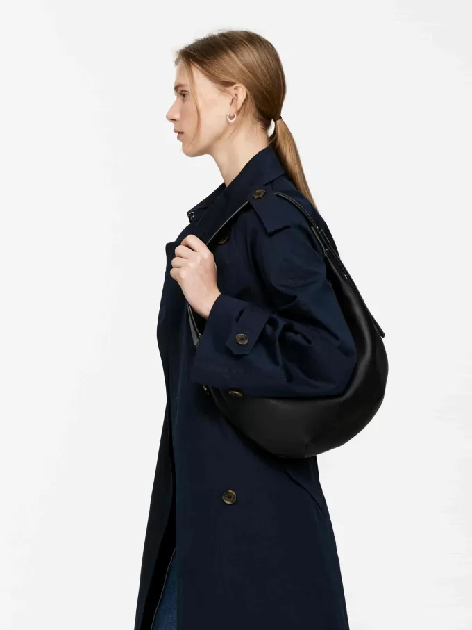 Mittelgroße, gebogene Umhängetasche Mittelgroße, gebogene Umhängetasche