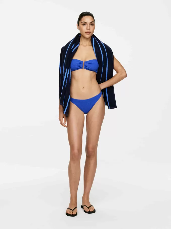 Strukturierter Bikini-Slip mit hoher Taille Strukturierter Bikini-Slip mit hoher Taille