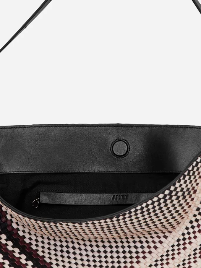 Tragetasche aus gewebtem Leder Tragetasche aus gewebtem Leder