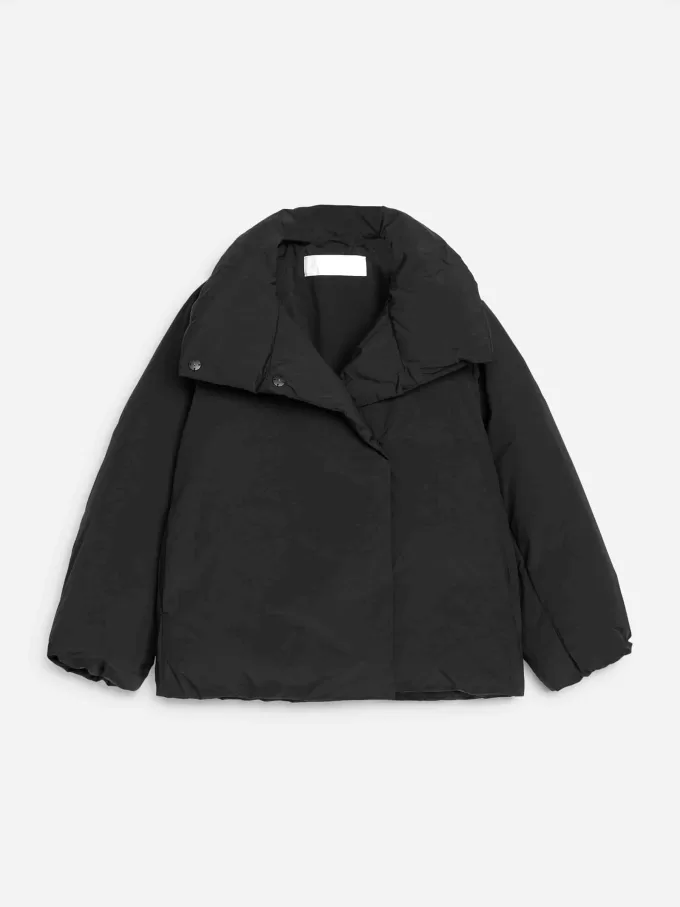 Upcycled Daunenjacke mit hohem Kragen