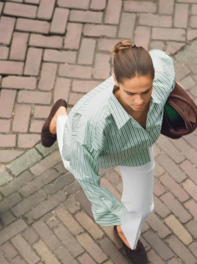 Baumwollhemd mit weiten Ärmeln Baumwollhemd mit weiten Ärmeln