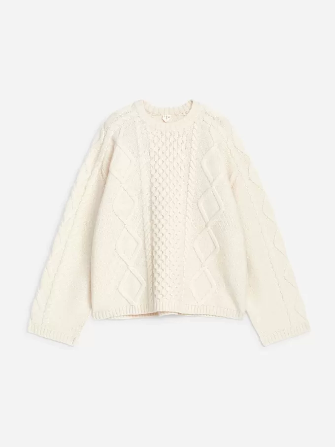 Wollpullover mit Zopfmuster Wollpullover mit Zopfmuster